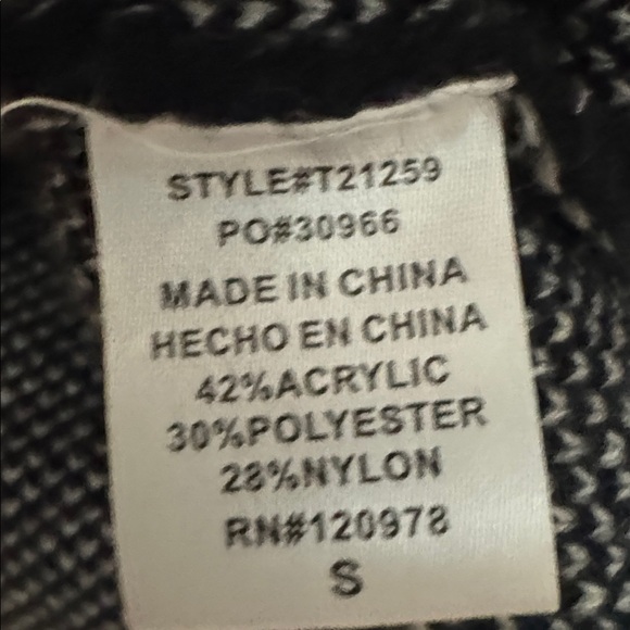 Entro Camellia Flower Oversized Crewneck Long Sleeve Knit Sweater NWT Sm/Med - Picture 6 of 6